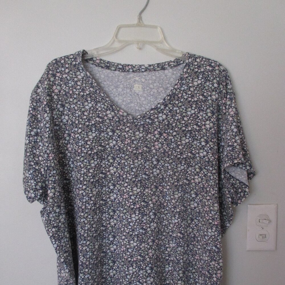 women's short sleeve top.